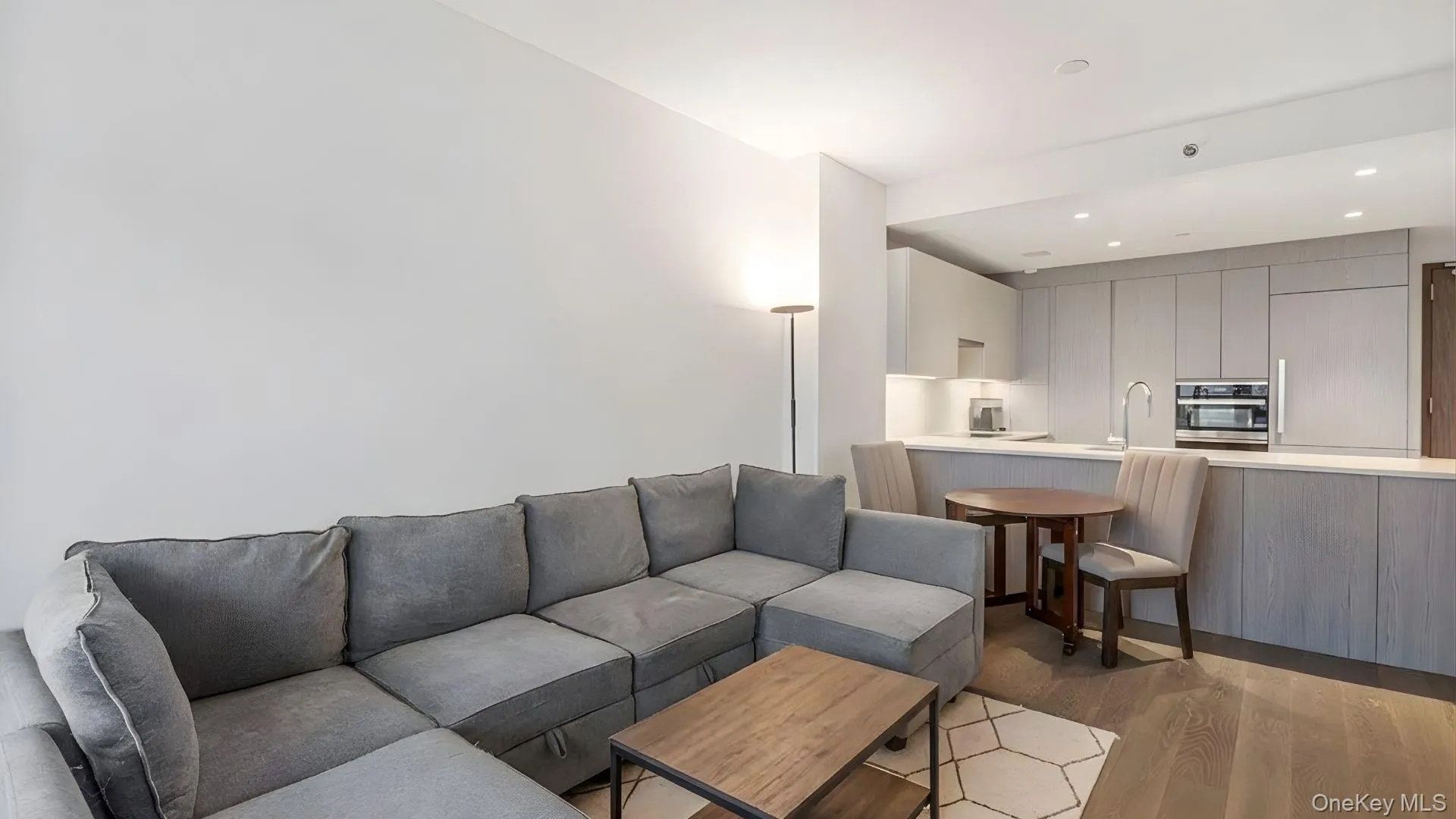 133-36 37th Avenue, New York, NY, 1 Bedroom Bedrooms, 4 Rooms Rooms,1 BathroomBathrooms,Residential,For Rent,37th,0,952282 133-36 37th Avenue, New York, NY, 1 Bedroom Bedrooms, 4 Rooms Rooms,1 BathroomBathrooms,Residential,For Rent,37th,0,952282