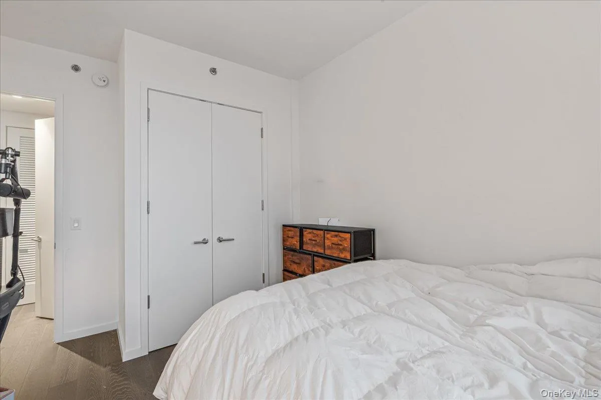 133-36 37th Avenue, New York, NY, 1 Bedroom Bedrooms, 4 Rooms Rooms,1 BathroomBathrooms,Residential,For Rent,37th,0,952282 133-36 37th Avenue, New York, NY, 1 Bedroom Bedrooms, 4 Rooms Rooms,1 BathroomBathrooms,Residential,For Rent,37th,0,952282