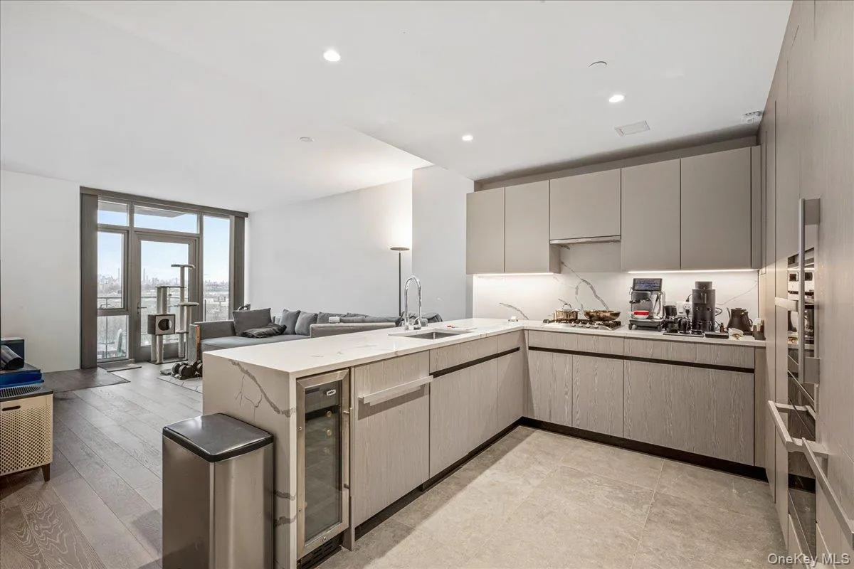 133-36 37th Avenue, New York, NY, 1 Bedroom Bedrooms, 4 Rooms Rooms,1 BathroomBathrooms,Residential,For Rent,37th,0,952282 133-36 37th Avenue, New York, NY, 1 Bedroom Bedrooms, 4 Rooms Rooms,1 BathroomBathrooms,Residential,For Rent,37th,0,952282
