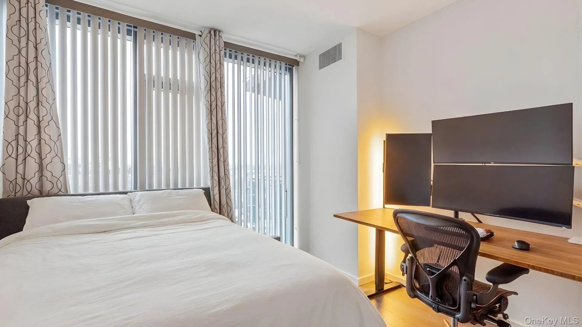 133-36 37th Avenue, New York, NY, 1 Bedroom Bedrooms, 4 Rooms Rooms,1 BathroomBathrooms,Residential,For Rent,37th,0,952282 133-36 37th Avenue, New York, NY, 1 Bedroom Bedrooms, 4 Rooms Rooms,1 BathroomBathrooms,Residential,For Rent,37th,0,952282