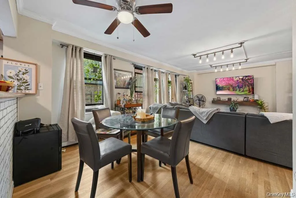 3850 Sedgwick Avenue, New York, NY, 2 Bedrooms Bedrooms, 4 Rooms Rooms,1 BathroomBathrooms,Residential Lease,Idx,Sedgwick,0,952350 3850 Sedgwick Avenue, New York, NY, 2 Bedrooms Bedrooms, 4 Rooms Rooms,1 BathroomBathrooms,Residential Lease,Idx,Sedgwick,0,952350