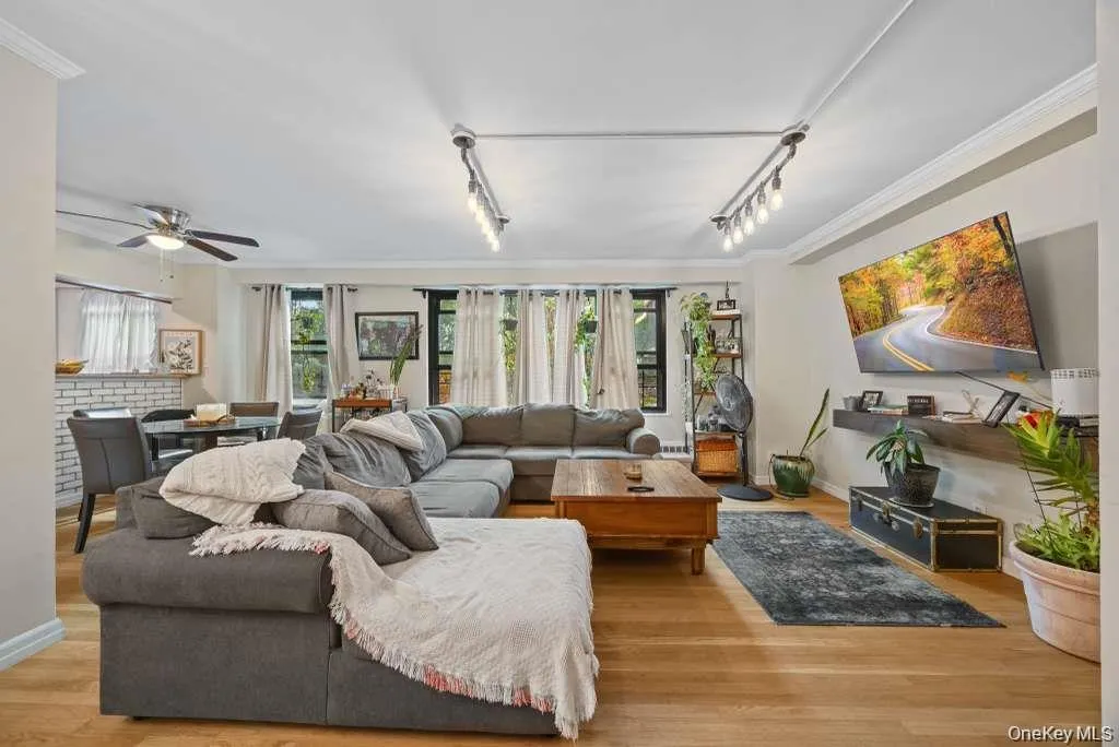 3850 Sedgwick Avenue, New York, NY, 2 Bedrooms Bedrooms, 4 Rooms Rooms,1 BathroomBathrooms,Residential Lease,Idx,Sedgwick,0,952350 3850 Sedgwick Avenue, New York, NY, 2 Bedrooms Bedrooms, 4 Rooms Rooms,1 BathroomBathrooms,Residential Lease,Idx,Sedgwick,0,952350