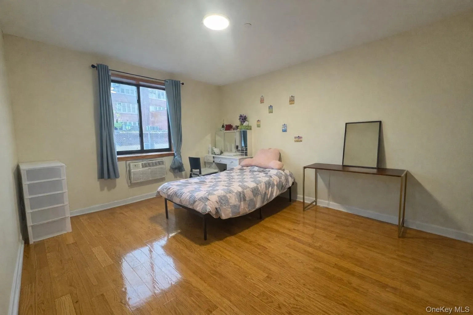 7548 Parsons Boulevard, New York, NY, 2 Bedrooms Bedrooms, 5 Rooms Rooms,2 BathroomsBathrooms,Residential Sale,For Rent,Parsons,0,952356 7548 Parsons Boulevard, New York, NY, 2 Bedrooms Bedrooms, 5 Rooms Rooms,2 BathroomsBathrooms,Residential Sale,For Rent,Parsons,0,952356