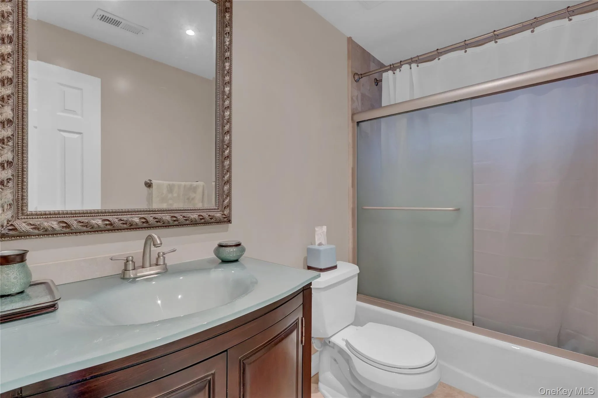 2 Riverview Terrace, Smithtown, NY, 6 Bedrooms Bedrooms, 15 Rooms Rooms,5 BathroomsBathrooms,Residential,For Rent,Riverview,0,952372 2 Riverview Terrace, Smithtown, NY, 6 Bedrooms Bedrooms, 15 Rooms Rooms,5 BathroomsBathrooms,Residential,For Rent,Riverview,0,952372