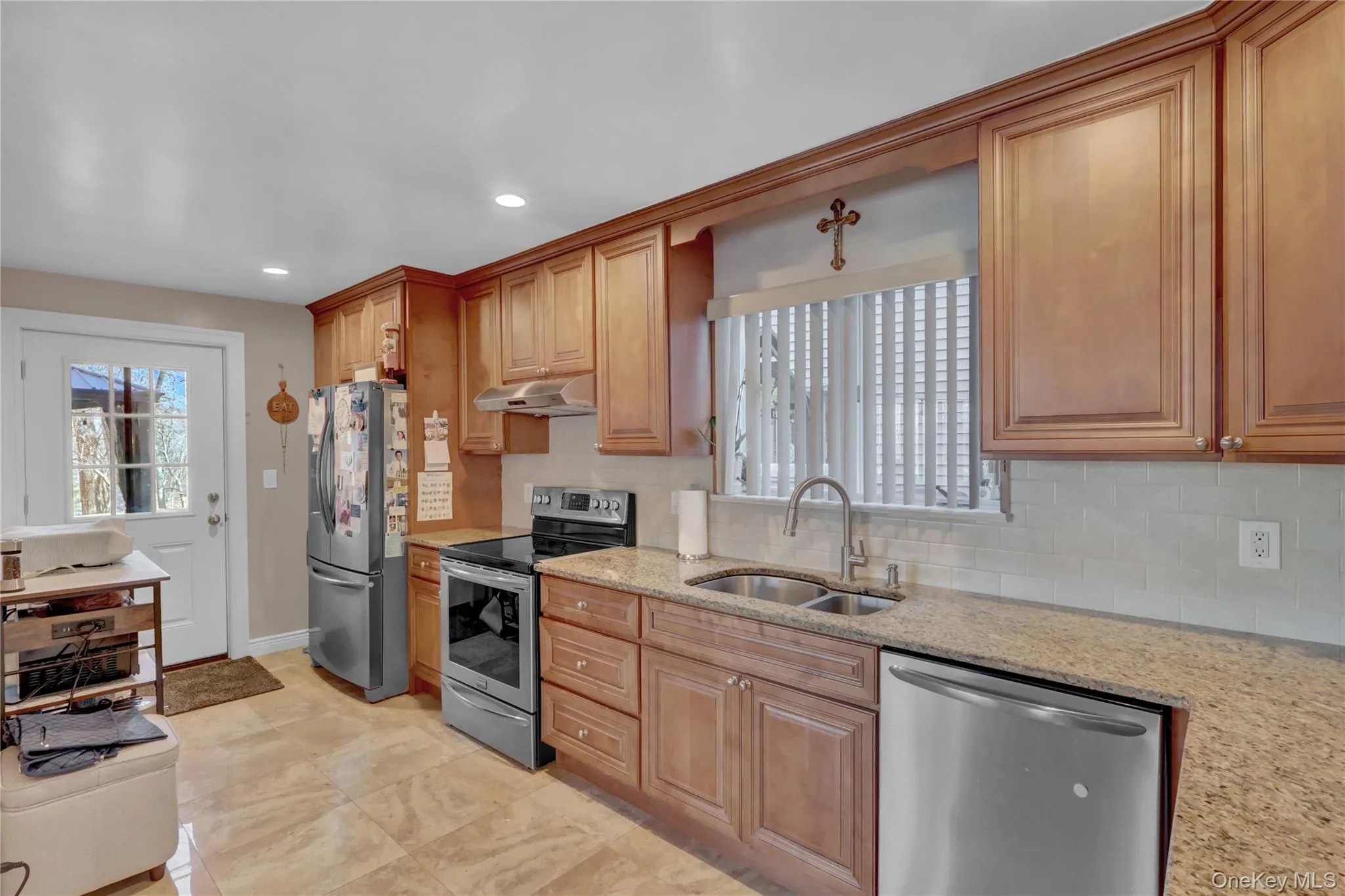 2 Riverview Terrace, Smithtown, NY, 6 Bedrooms Bedrooms, 15 Rooms Rooms,5 BathroomsBathrooms,Residential,For Rent,Riverview,0,952372 2 Riverview Terrace, Smithtown, NY, 6 Bedrooms Bedrooms, 15 Rooms Rooms,5 BathroomsBathrooms,Residential,For Rent,Riverview,0,952372