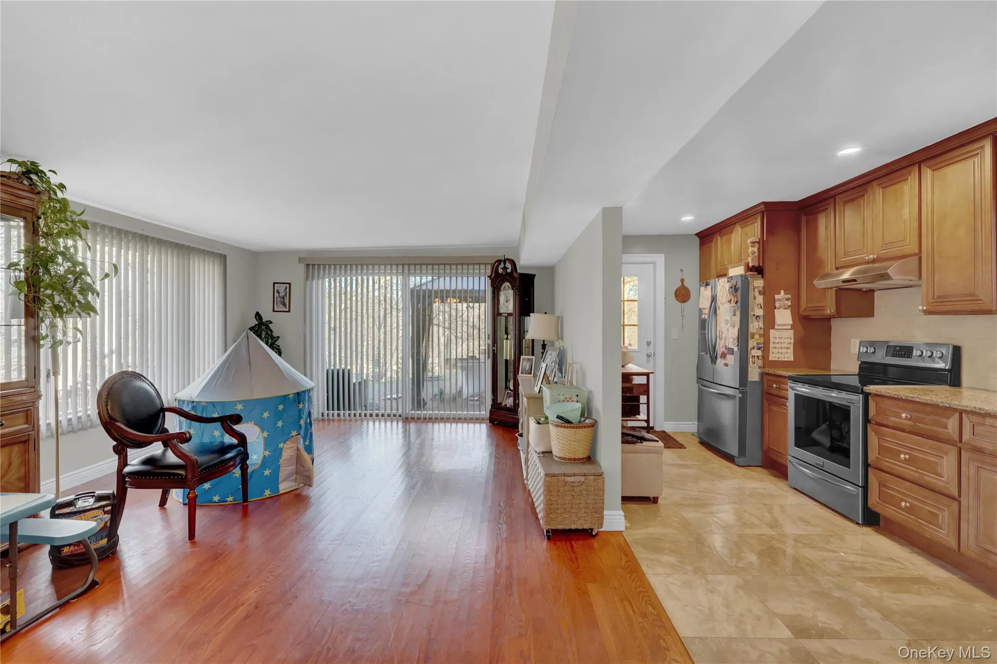 2 Riverview Terrace, Smithtown, NY, 6 Bedrooms Bedrooms, 15 Rooms Rooms,5 BathroomsBathrooms,Residential,For Rent,Riverview,0,952372 2 Riverview Terrace, Smithtown, NY, 6 Bedrooms Bedrooms, 15 Rooms Rooms,5 BathroomsBathrooms,Residential,For Rent,Riverview,0,952372