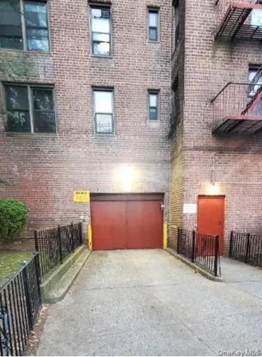 Parking Entrance Parking Entrance