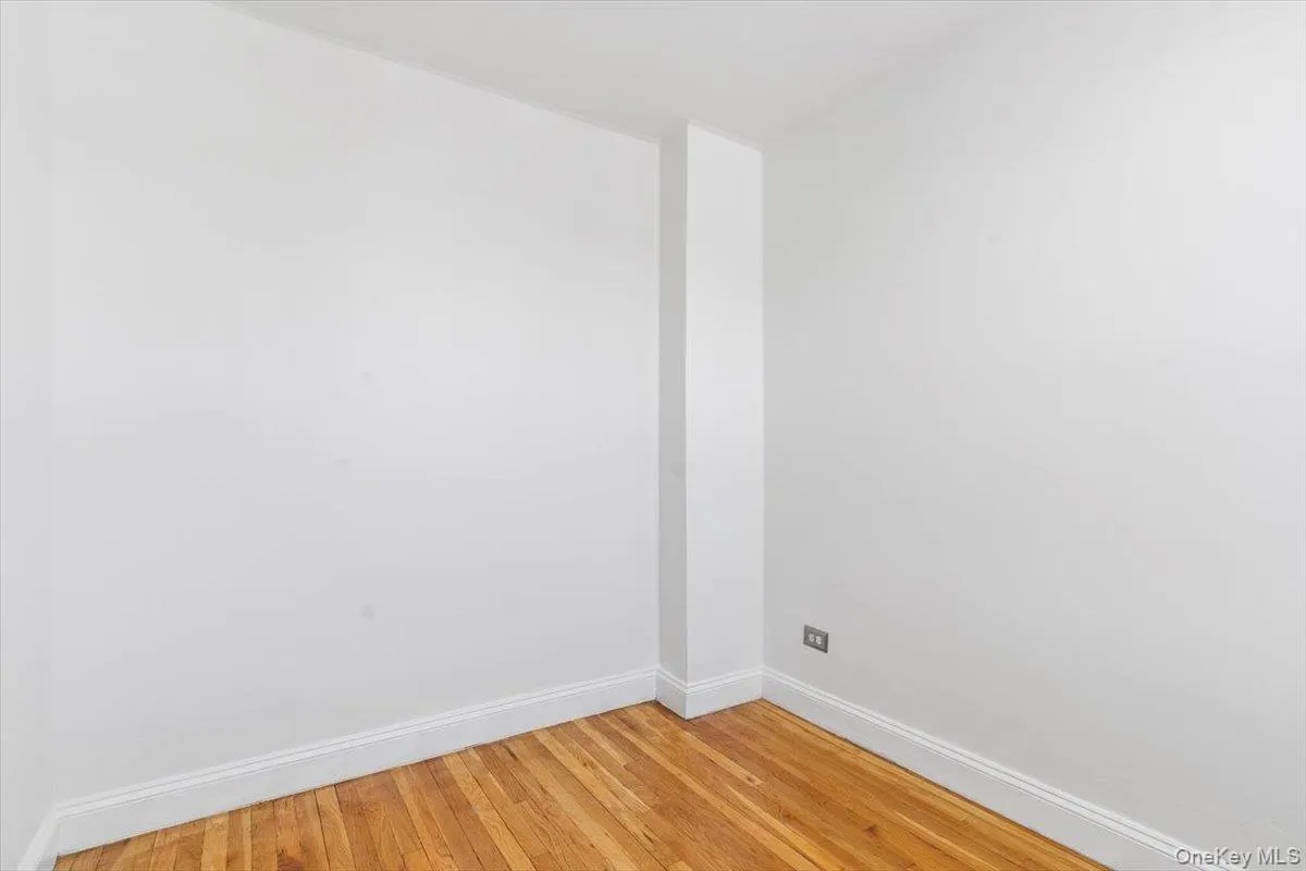 5425 Valles Avenue, New York, NY, 2 Bedrooms Bedrooms, 4 Rooms Rooms,1 BathroomBathrooms,Residential,For Rent,Valles,0,952433 5425 Valles Avenue, New York, NY, 2 Bedrooms Bedrooms, 4 Rooms Rooms,1 BathroomBathrooms,Residential,For Rent,Valles,0,952433