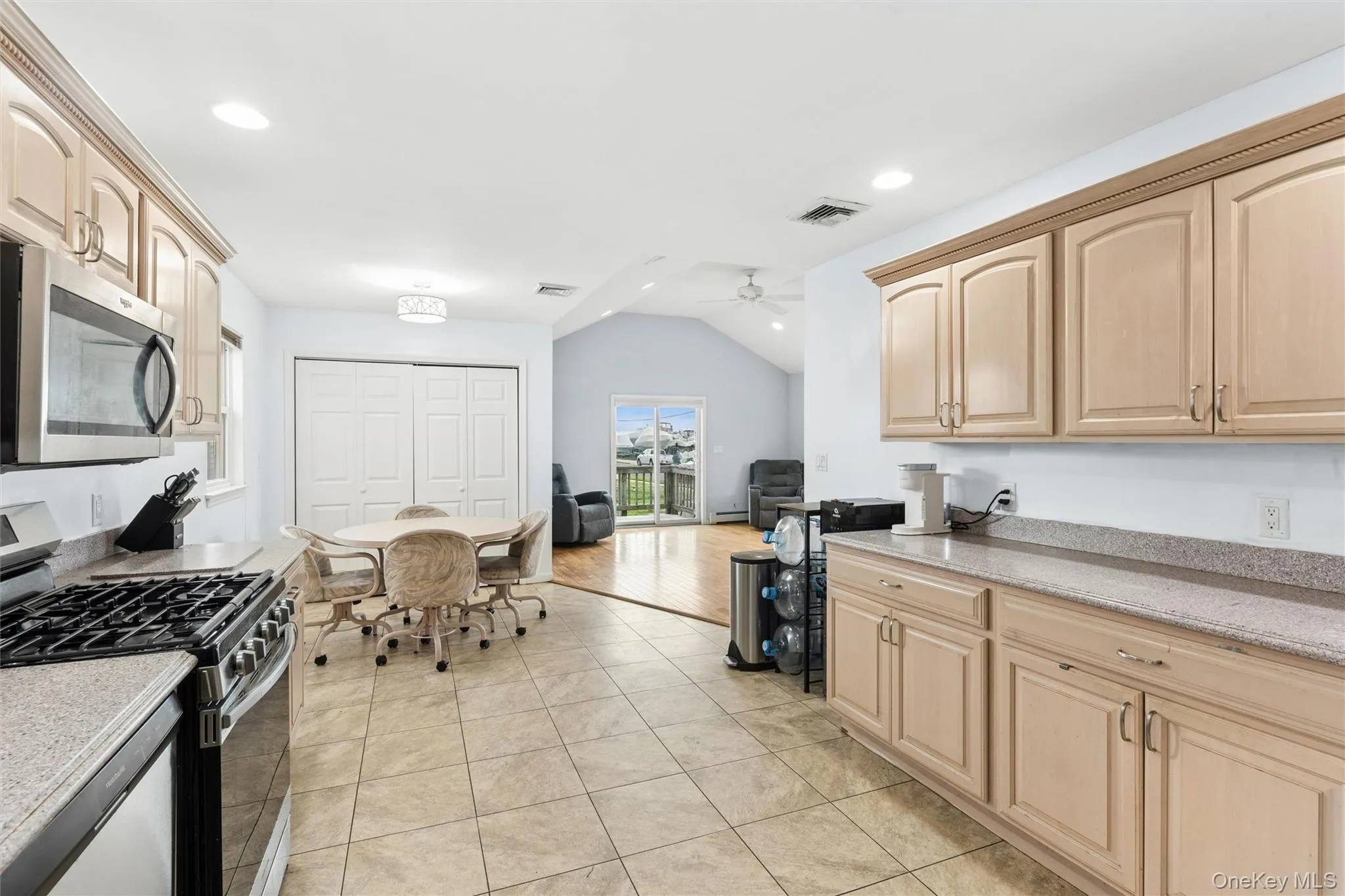 276 Hudson Avenue, Hempstead, NY, 5 Bedrooms Bedrooms, 8 Rooms Rooms,2 BathroomsBathrooms,Residential,For Rent,Hudson,0,952472 276 Hudson Avenue, Hempstead, NY, 5 Bedrooms Bedrooms, 8 Rooms Rooms,2 BathroomsBathrooms,Residential,For Rent,Hudson,0,952472