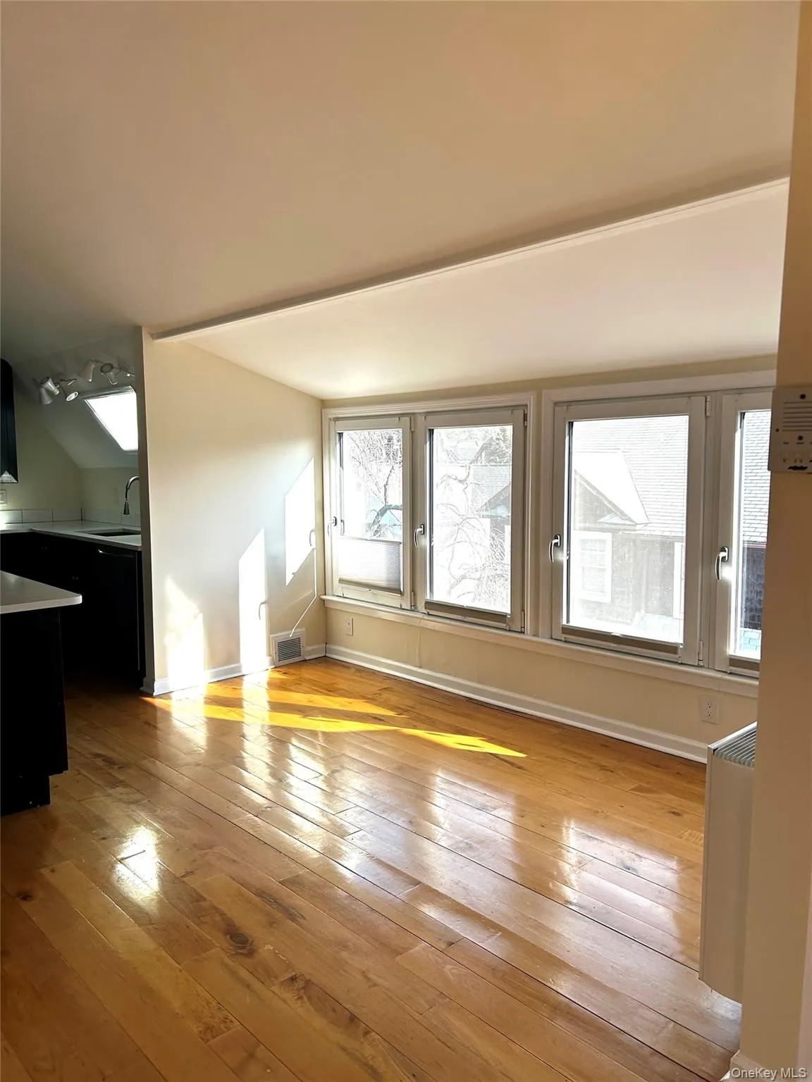 409 261st Street, New York, NY, 2 Bedrooms Bedrooms, 5 Rooms Rooms,2 BathroomsBathrooms,Residential Lease,For Rent,261st,0,952601 409 261st Street, New York, NY, 2 Bedrooms Bedrooms, 5 Rooms Rooms,2 BathroomsBathrooms,Residential Lease,For Rent,261st,0,952601