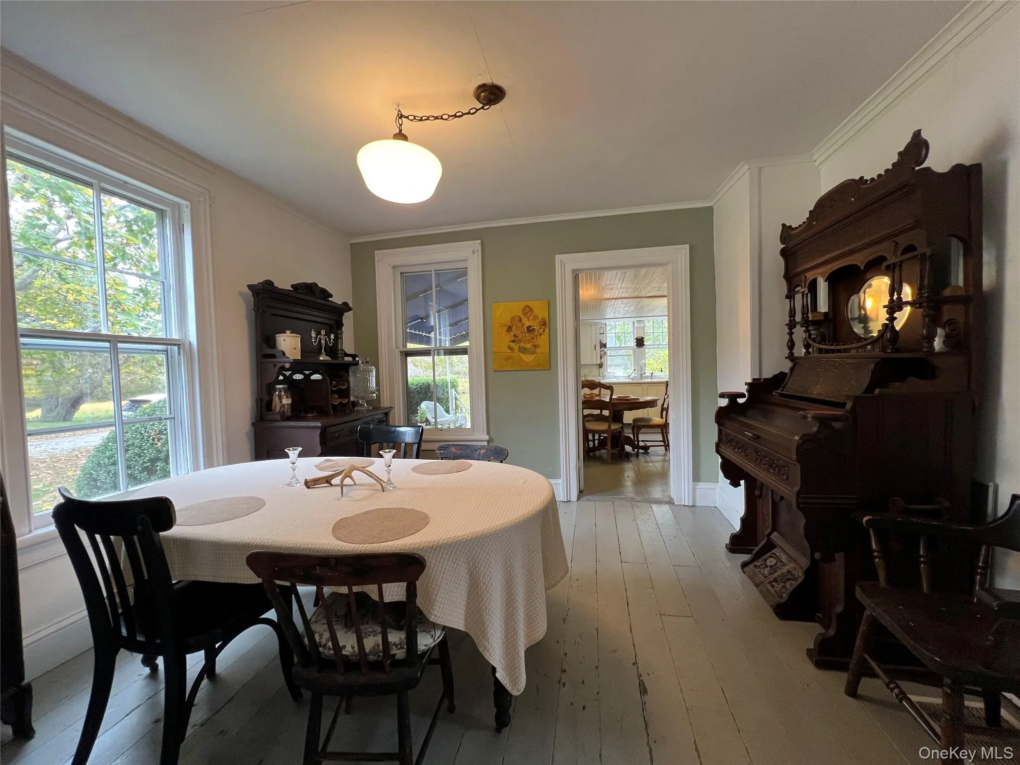 11930 Main Road, Southold, NY, 4 Bedrooms Bedrooms, 8 Rooms Rooms,2 BathroomsBathrooms,Residential Lease,For Rent,Main,0,952625 11930 Main Road, Southold, NY, 4 Bedrooms Bedrooms, 8 Rooms Rooms,2 BathroomsBathrooms,Residential Lease,For Rent,Main,0,952625