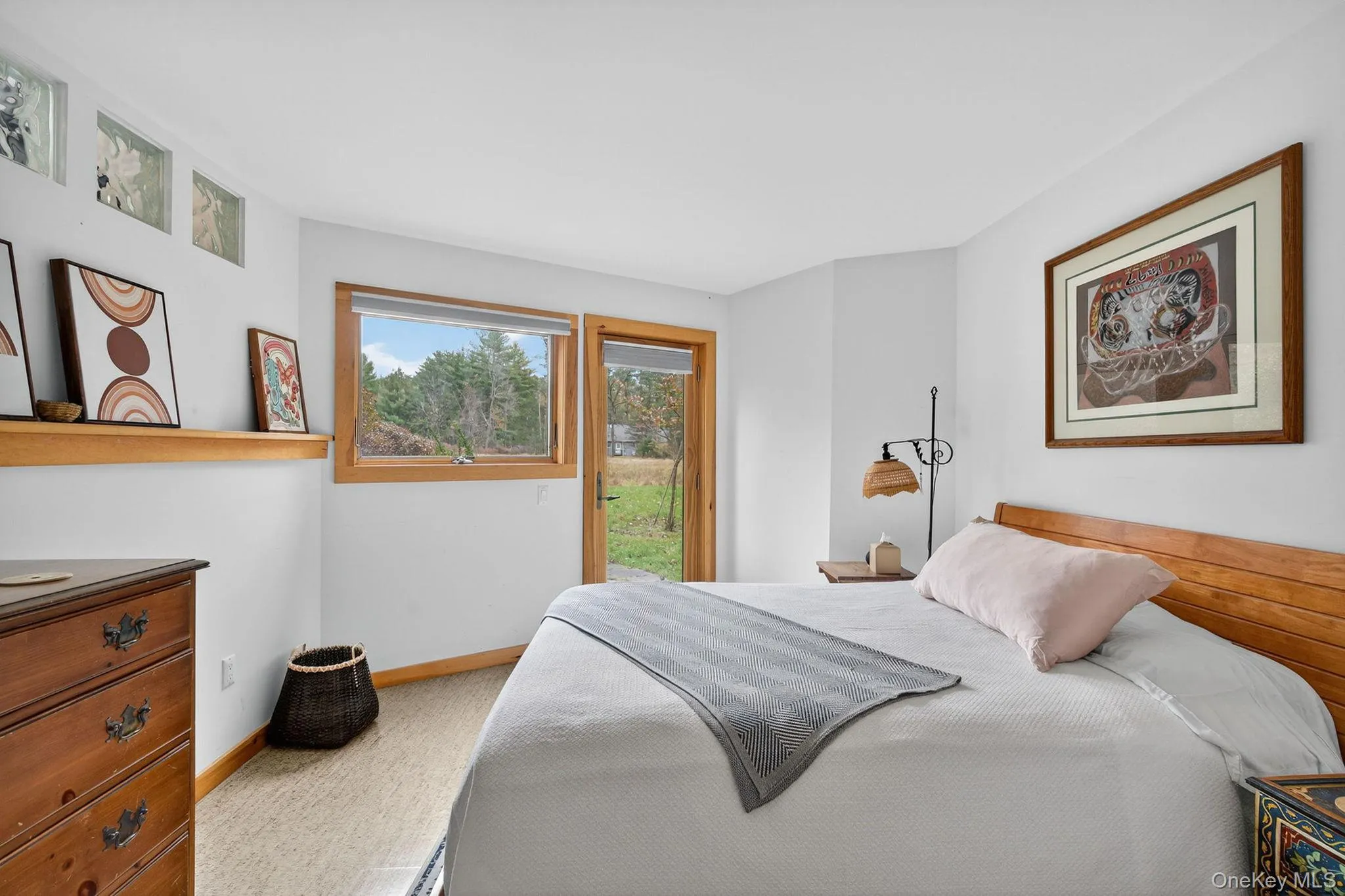 2nd bedroom with private entrance & private bathroom 2nd bedroom with private entrance & private bathroom