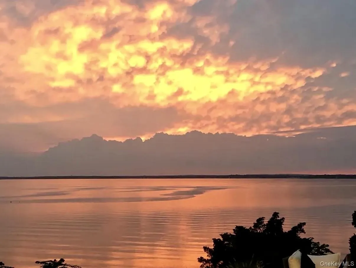 16 Shore Road, Southampton, NY, 3 Bedrooms Bedrooms, 4 Rooms Rooms,2 BathroomsBathrooms,Residential Lease,Idx,Shore,0,952723 16 Shore Road, Southampton, NY, 3 Bedrooms Bedrooms, 4 Rooms Rooms,2 BathroomsBathrooms,Residential Lease,Idx,Shore,0,952723