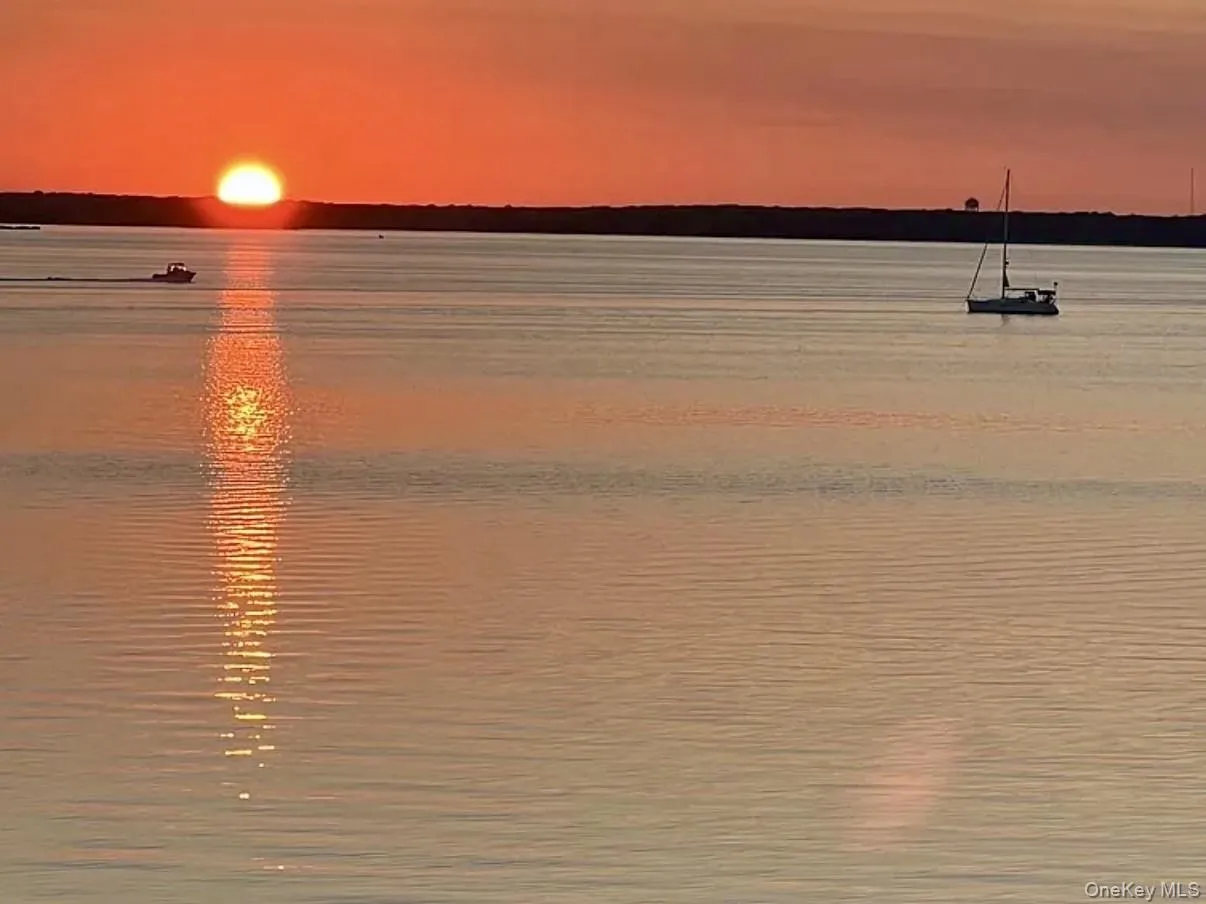 16 Shore Road, Southampton, NY, 3 Bedrooms Bedrooms, 4 Rooms Rooms,2 BathroomsBathrooms,Residential Lease,Idx,Shore,0,952723 16 Shore Road, Southampton, NY, 3 Bedrooms Bedrooms, 4 Rooms Rooms,2 BathroomsBathrooms,Residential Lease,Idx,Shore,0,952723