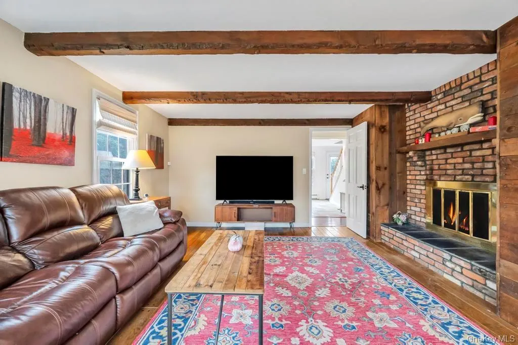 807 Union Avenue, Riverhead, NY, 4 Bedrooms Bedrooms, 7 Rooms Rooms,2 BathroomsBathrooms,Residential Lease,Idx,Union,0,952733 807 Union Avenue, Riverhead, NY, 4 Bedrooms Bedrooms, 7 Rooms Rooms,2 BathroomsBathrooms,Residential Lease,Idx,Union,0,952733