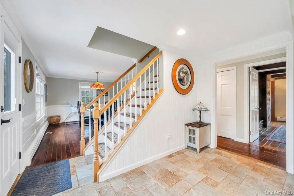 807 Union Avenue, Riverhead, NY, 4 Bedrooms Bedrooms, 7 Rooms Rooms,2 BathroomsBathrooms,Residential Lease,For Rent,Union,0,952733 807 Union Avenue, Riverhead, NY, 4 Bedrooms Bedrooms, 7 Rooms Rooms,2 BathroomsBathrooms,Residential Lease,For Rent,Union,0,952733
