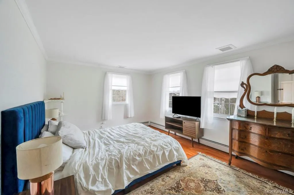 807 Union Avenue, Riverhead, NY, 4 Bedrooms Bedrooms, 7 Rooms Rooms,2 BathroomsBathrooms,Residential Lease,For Rent,Union,0,952733 807 Union Avenue, Riverhead, NY, 4 Bedrooms Bedrooms, 7 Rooms Rooms,2 BathroomsBathrooms,Residential Lease,For Rent,Union,0,952733