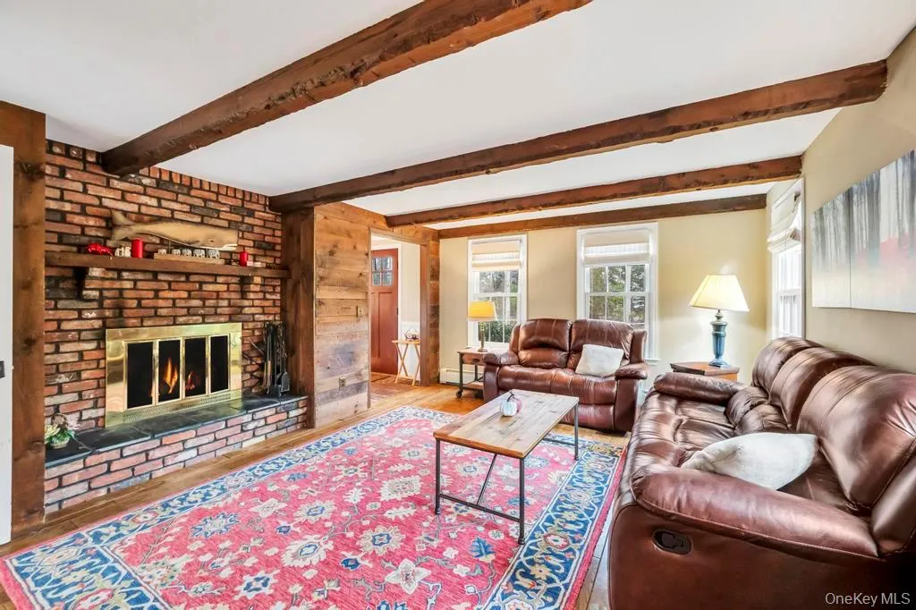 807 Union Avenue, Riverhead, NY, 4 Bedrooms Bedrooms, 7 Rooms Rooms,2 BathroomsBathrooms,Residential Lease,For Rent,Union,0,952733 807 Union Avenue, Riverhead, NY, 4 Bedrooms Bedrooms, 7 Rooms Rooms,2 BathroomsBathrooms,Residential Lease,For Rent,Union,0,952733