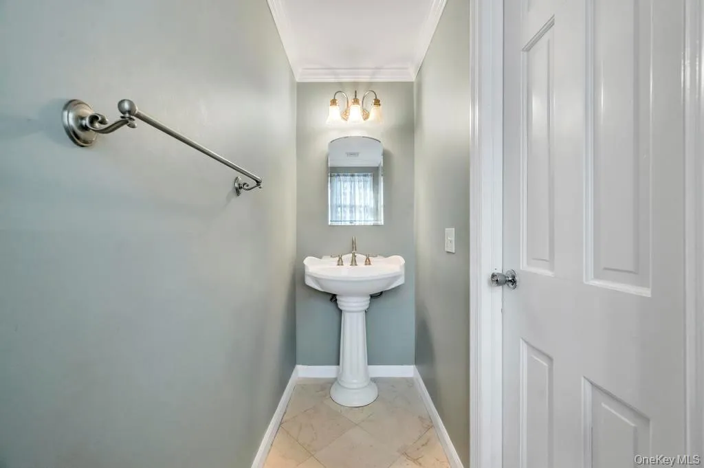 807 Union Avenue, Riverhead, NY, 4 Bedrooms Bedrooms, 7 Rooms Rooms,2 BathroomsBathrooms,Residential Lease,For Rent,Union,0,952733 807 Union Avenue, Riverhead, NY, 4 Bedrooms Bedrooms, 7 Rooms Rooms,2 BathroomsBathrooms,Residential Lease,For Rent,Union,0,952733