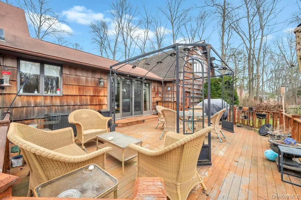 807 Union Avenue, Riverhead, NY, 4 Bedrooms Bedrooms, 7 Rooms Rooms,2 BathroomsBathrooms,Residential Lease,For Rent,Union,0,952733 807 Union Avenue, Riverhead, NY, 4 Bedrooms Bedrooms, 7 Rooms Rooms,2 BathroomsBathrooms,Residential Lease,For Rent,Union,0,952733