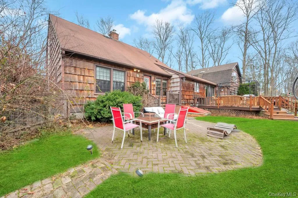807 Union Avenue, Riverhead, NY, 4 Bedrooms Bedrooms, 7 Rooms Rooms,2 BathroomsBathrooms,Residential Lease,For Rent,Union,0,952733 807 Union Avenue, Riverhead, NY, 4 Bedrooms Bedrooms, 7 Rooms Rooms,2 BathroomsBathrooms,Residential Lease,For Rent,Union,0,952733