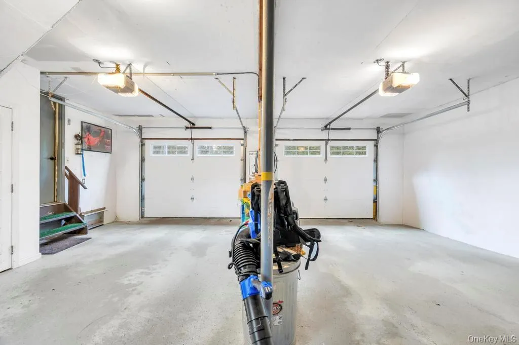 807 Union Avenue, Riverhead, NY, 4 Bedrooms Bedrooms, 7 Rooms Rooms,2 BathroomsBathrooms,Residential Lease,For Rent,Union,0,952733 807 Union Avenue, Riverhead, NY, 4 Bedrooms Bedrooms, 7 Rooms Rooms,2 BathroomsBathrooms,Residential Lease,For Rent,Union,0,952733