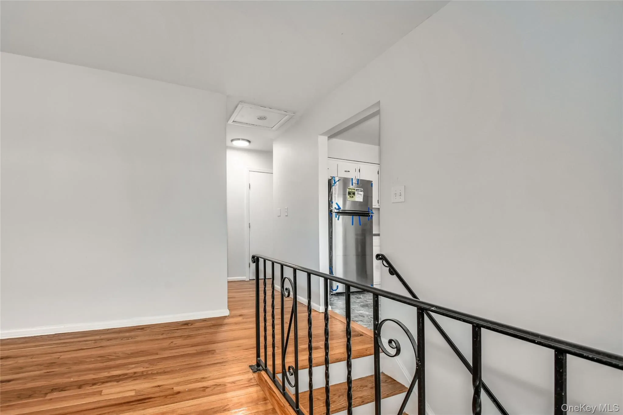 Hallway and Livingroom Hallway and Livingroom