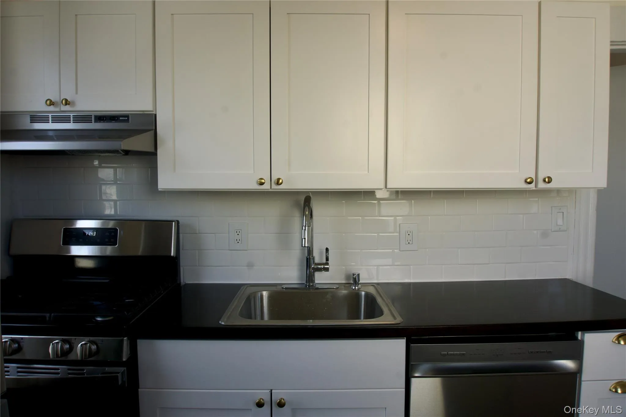 55 Vernon Avenue, Hempstead, NY, 3 Bedrooms Bedrooms, 6 Rooms Rooms,1 BathroomBathrooms,Residential Lease,Idx,Vernon,0,952778 55 Vernon Avenue, Hempstead, NY, 3 Bedrooms Bedrooms, 6 Rooms Rooms,1 BathroomBathrooms,Residential Lease,Idx,Vernon,0,952778