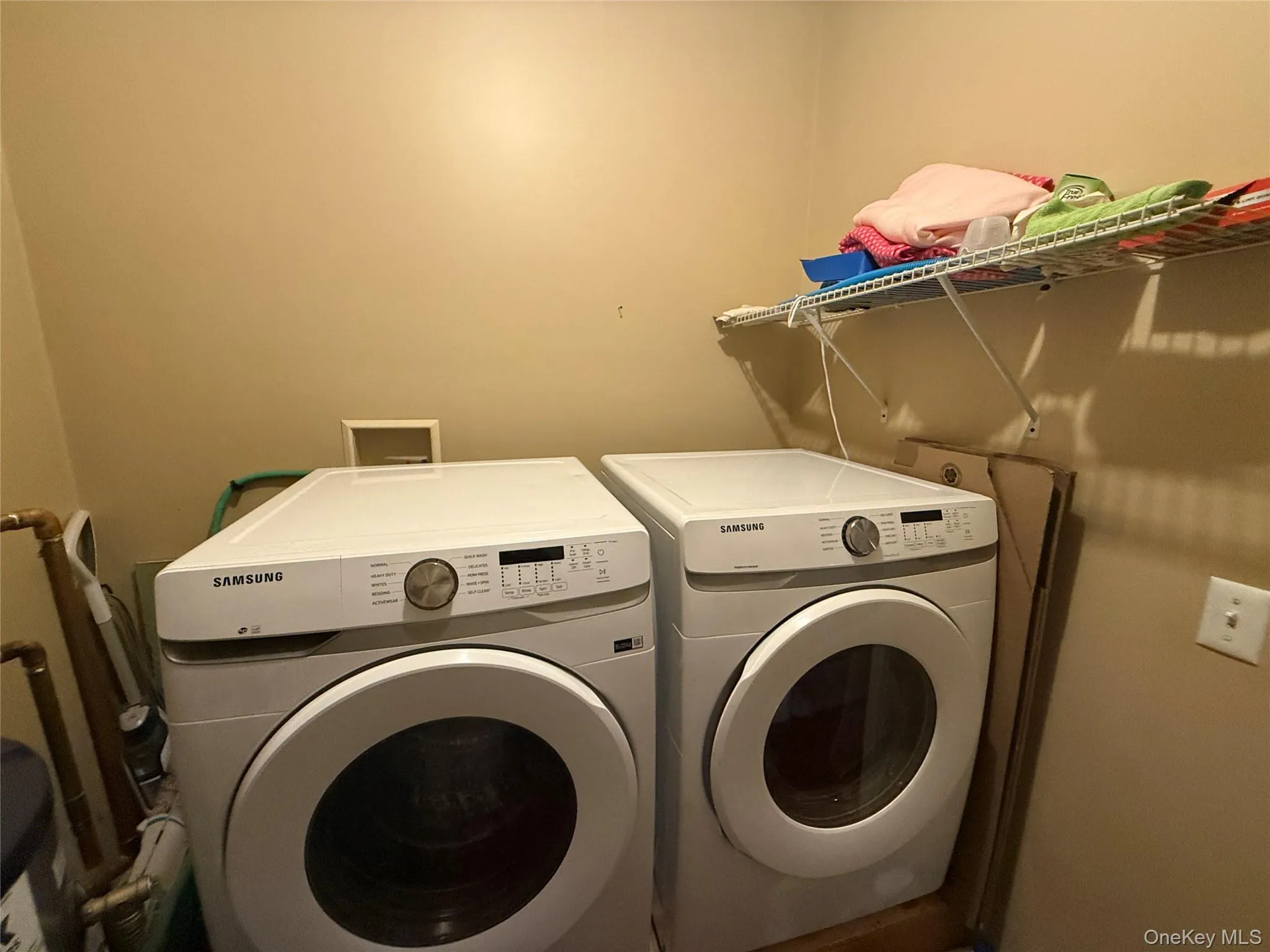 23 Swezey Place, Monroe, NY, 2 Bedrooms Bedrooms, 5 Rooms Rooms,1 BathroomBathrooms,Residential,For Rent,Swezey,0,952782 23 Swezey Place, Monroe, NY, 2 Bedrooms Bedrooms, 5 Rooms Rooms,1 BathroomBathrooms,Residential,For Rent,Swezey,0,952782