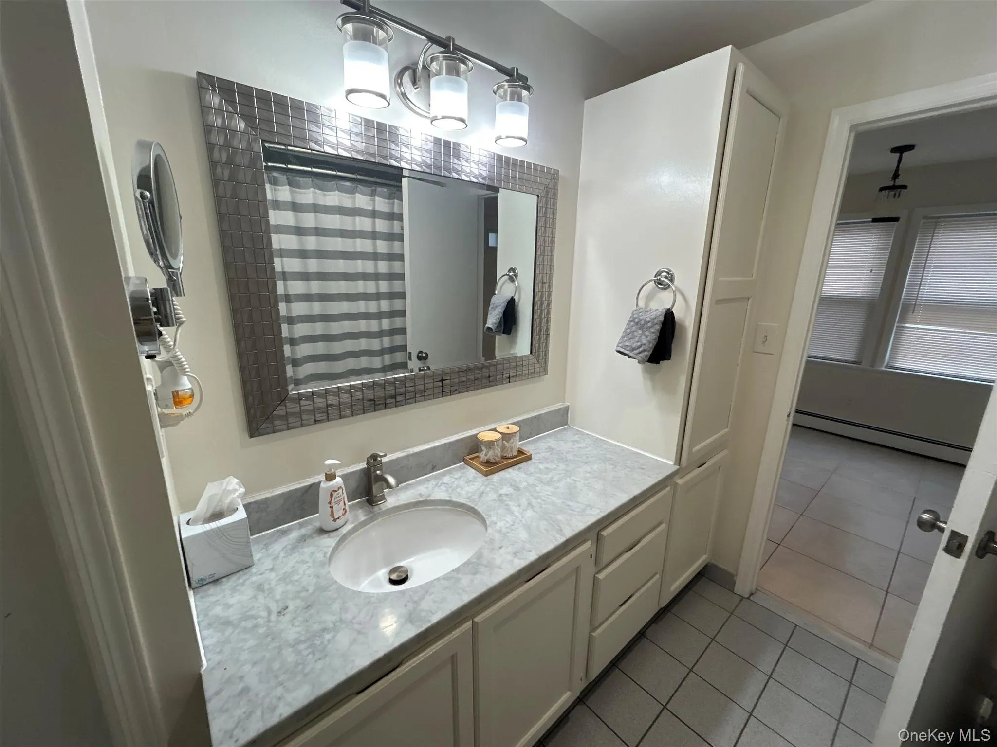 21 Catherine Street, Hempstead, NY, 2 Bedrooms Bedrooms, 5 Rooms Rooms,1 BathroomBathrooms,Residential Lease,Idx,Catherine,0,952799 21 Catherine Street, Hempstead, NY, 2 Bedrooms Bedrooms, 5 Rooms Rooms,1 BathroomBathrooms,Residential Lease,Idx,Catherine,0,952799