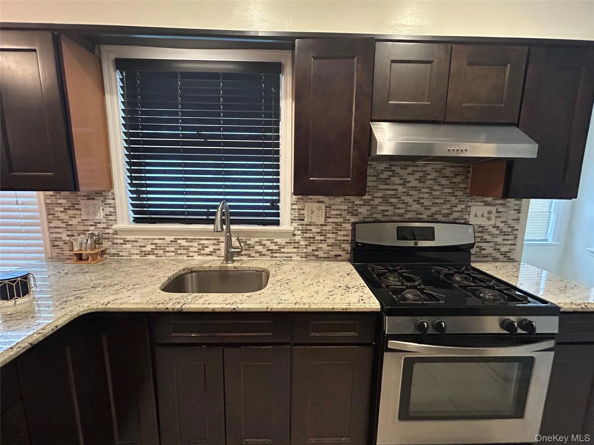 21 Catherine Street, Hempstead, NY, 2 Bedrooms Bedrooms, 5 Rooms Rooms,1 BathroomBathrooms,Residential Lease,Idx,Catherine,0,952799 21 Catherine Street, Hempstead, NY, 2 Bedrooms Bedrooms, 5 Rooms Rooms,1 BathroomBathrooms,Residential Lease,Idx,Catherine,0,952799