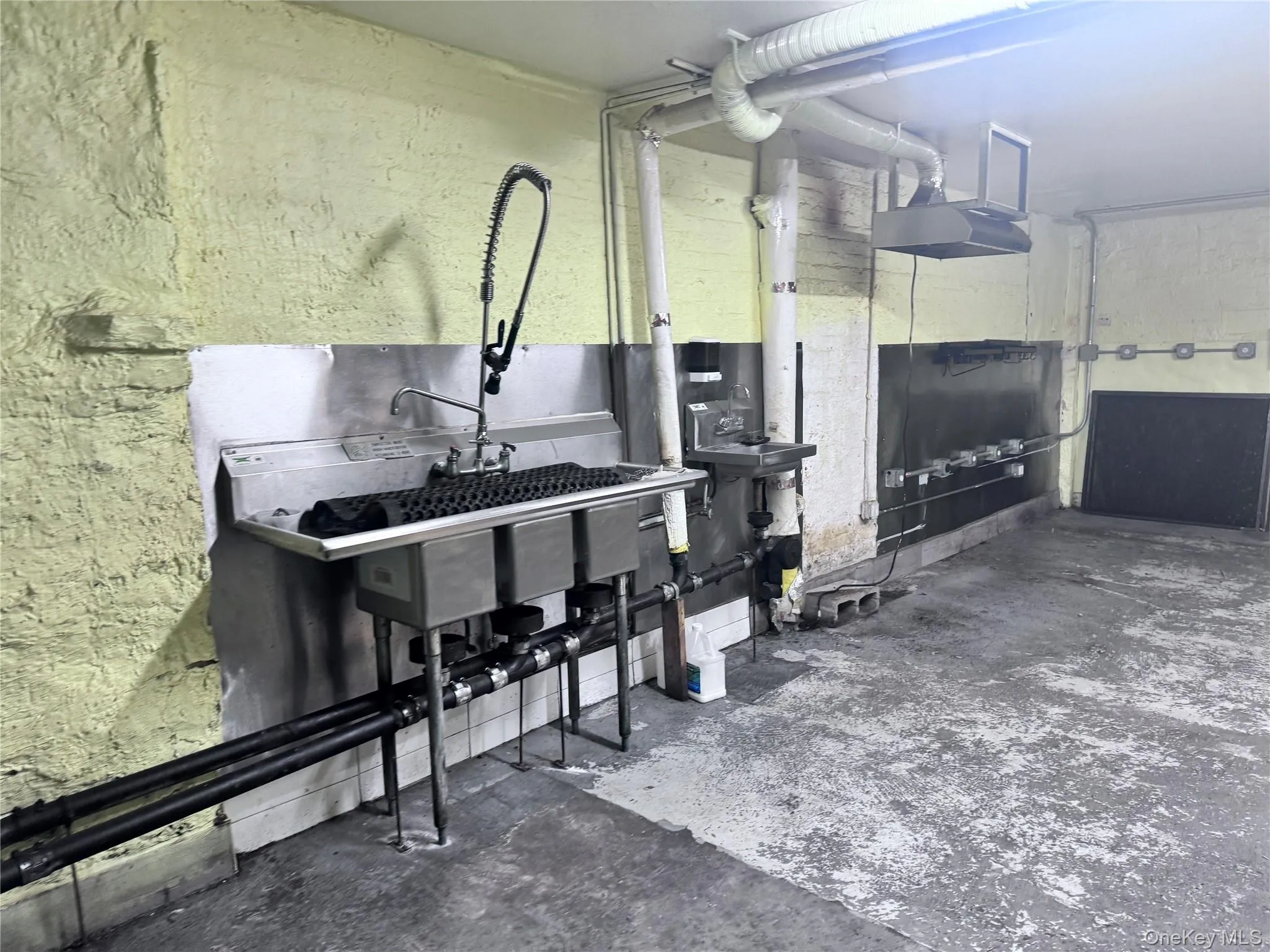 251 Wilson Avenue, New York, NY, ,Commercial Lease,For Rent,Wilson,0,952811 251 Wilson Avenue, New York, NY, ,Commercial Lease,For Rent,Wilson,0,952811