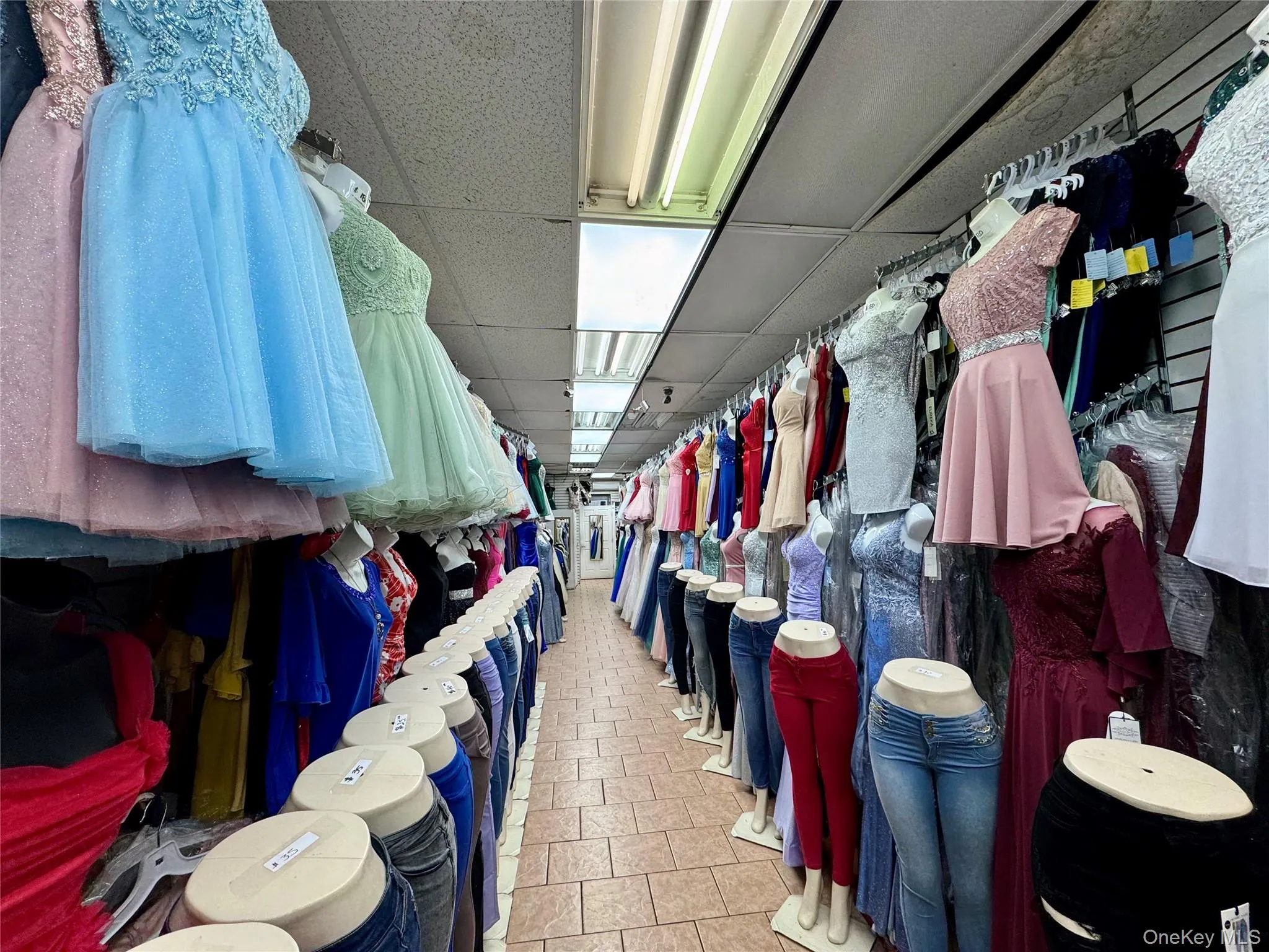 94-17 Roosevelt Avenue, New York, NY, ,Commercial Lease,Idx,Roosevelt,0,952835 94-17 Roosevelt Avenue, New York, NY, ,Commercial Lease,Idx,Roosevelt,0,952835