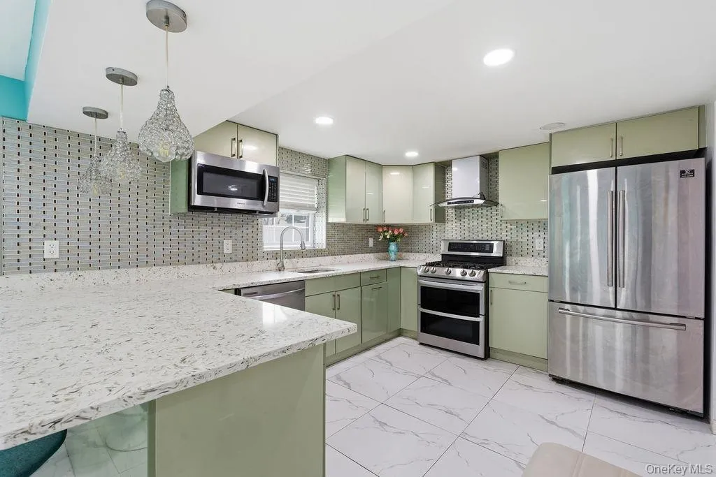 160-09 86th Street, New York, NY, 4 Bedrooms Bedrooms, 8 Rooms Rooms,2 BathroomsBathrooms,Residential,For Rent,86th,0,952871 160-09 86th Street, New York, NY, 4 Bedrooms Bedrooms, 8 Rooms Rooms,2 BathroomsBathrooms,Residential,For Rent,86th,0,952871