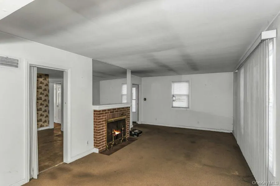 252 Toronto Avenue, Oyster Bay, NY, 2 Bedrooms Bedrooms, 5 Rooms Rooms,1 BathroomBathrooms,Residential,For Rent,Toronto,0,952875 252 Toronto Avenue, Oyster Bay, NY, 2 Bedrooms Bedrooms, 5 Rooms Rooms,1 BathroomBathrooms,Residential,For Rent,Toronto,0,952875