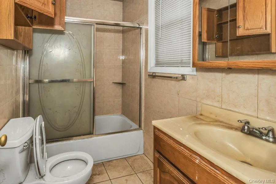 252 Toronto Avenue, Oyster Bay, NY, 2 Bedrooms Bedrooms, 5 Rooms Rooms,1 BathroomBathrooms,Residential,For Rent,Toronto,0,952875 252 Toronto Avenue, Oyster Bay, NY, 2 Bedrooms Bedrooms, 5 Rooms Rooms,1 BathroomBathrooms,Residential,For Rent,Toronto,0,952875