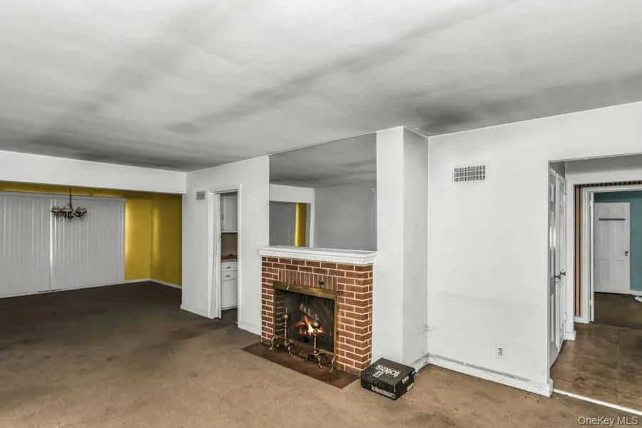 252 Toronto Avenue, Oyster Bay, NY, 2 Bedrooms Bedrooms, 5 Rooms Rooms,1 BathroomBathrooms,Residential,For Rent,Toronto,0,952875 252 Toronto Avenue, Oyster Bay, NY, 2 Bedrooms Bedrooms, 5 Rooms Rooms,1 BathroomBathrooms,Residential,For Rent,Toronto,0,952875