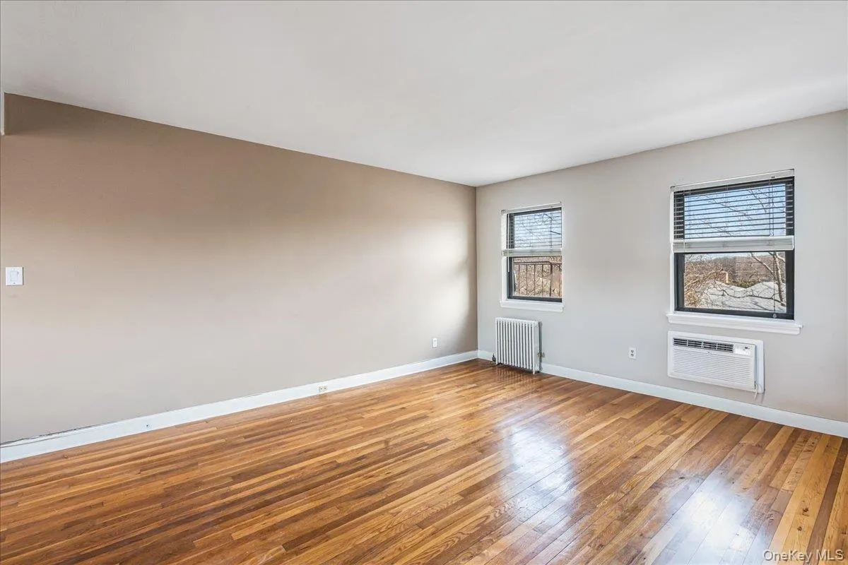 47-18 217th Street, New York, NY, 1 Bedroom Bedrooms, 3 Rooms Rooms,1 BathroomBathrooms,Residential,For Rent,217th,0,952911 47-18 217th Street, New York, NY, 1 Bedroom Bedrooms, 3 Rooms Rooms,1 BathroomBathrooms,Residential,For Rent,217th,0,952911