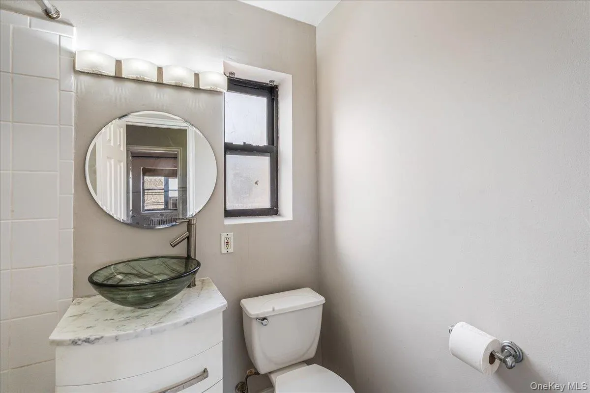 47-18 217th Street, New York, NY, 1 Bedroom Bedrooms, 3 Rooms Rooms,1 BathroomBathrooms,Residential,For Rent,217th,0,952911 47-18 217th Street, New York, NY, 1 Bedroom Bedrooms, 3 Rooms Rooms,1 BathroomBathrooms,Residential,For Rent,217th,0,952911