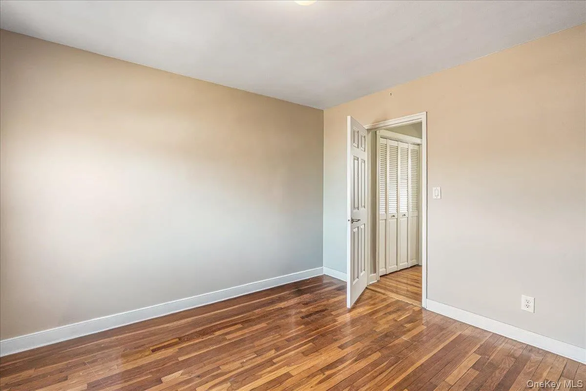 47-18 217th Street, New York, NY, 1 Bedroom Bedrooms, 3 Rooms Rooms,1 BathroomBathrooms,Residential,For Rent,217th,0,952911 47-18 217th Street, New York, NY, 1 Bedroom Bedrooms, 3 Rooms Rooms,1 BathroomBathrooms,Residential,For Rent,217th,0,952911