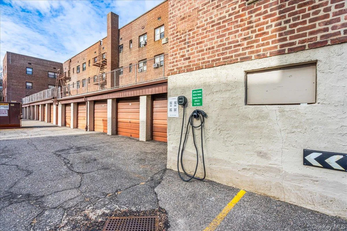 47-18 217th Street, New York, NY, 1 Bedroom Bedrooms, 3 Rooms Rooms,1 BathroomBathrooms,Residential,For Rent,217th,0,952911 47-18 217th Street, New York, NY, 1 Bedroom Bedrooms, 3 Rooms Rooms,1 BathroomBathrooms,Residential,For Rent,217th,0,952911