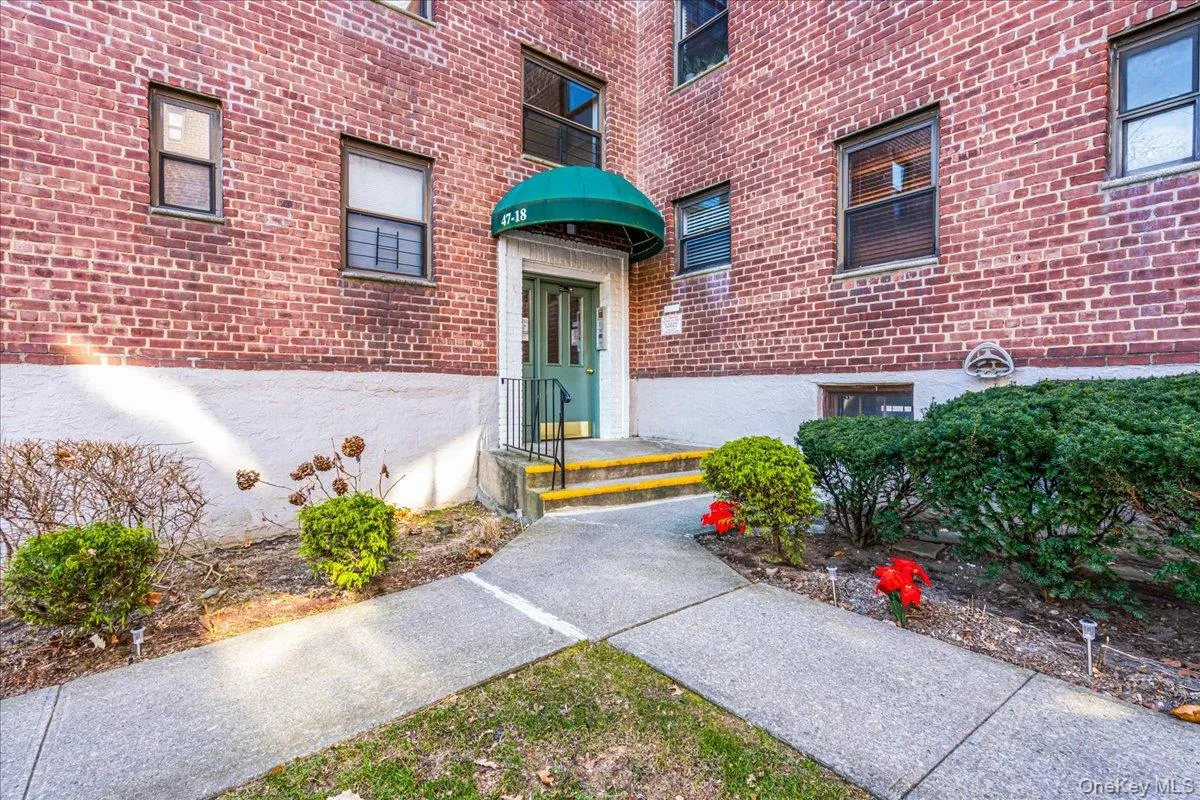 47-18 217th Street, New York, NY, 1 Bedroom Bedrooms, 3 Rooms Rooms,1 BathroomBathrooms,Residential,For Rent,217th,0,952911 47-18 217th Street, New York, NY, 1 Bedroom Bedrooms, 3 Rooms Rooms,1 BathroomBathrooms,Residential,For Rent,217th,0,952911