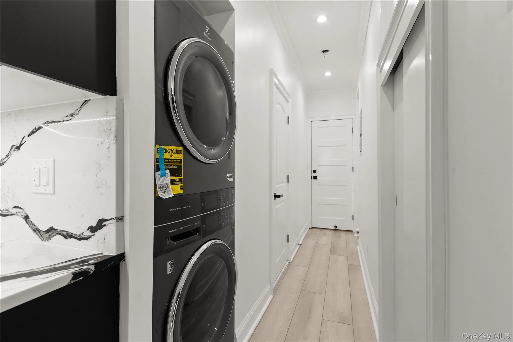 6133 Palmetto Street, New York, NY, 2 Bedrooms Bedrooms, 5 Rooms Rooms,1 BathroomBathrooms,Residential Lease,Idx,Palmetto,0,952918 6133 Palmetto Street, New York, NY, 2 Bedrooms Bedrooms, 5 Rooms Rooms,1 BathroomBathrooms,Residential Lease,Idx,Palmetto,0,952918