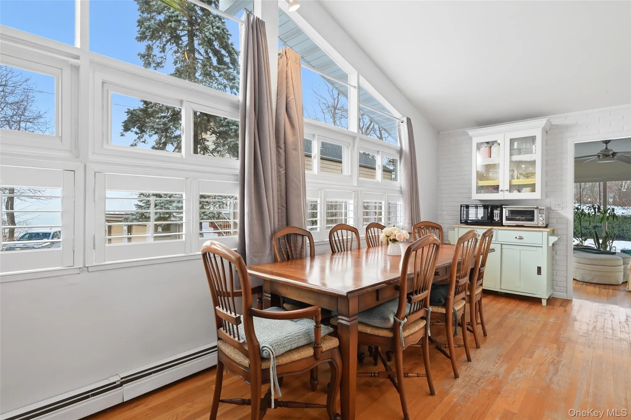 36 Oak Lane, Riverhead, NY, 3 Bedrooms Bedrooms, 5 Rooms Rooms,1 BathroomBathrooms,Residential,For Rent,Oak,0,952927 36 Oak Lane, Riverhead, NY, 3 Bedrooms Bedrooms, 5 Rooms Rooms,1 BathroomBathrooms,Residential,For Rent,Oak,0,952927