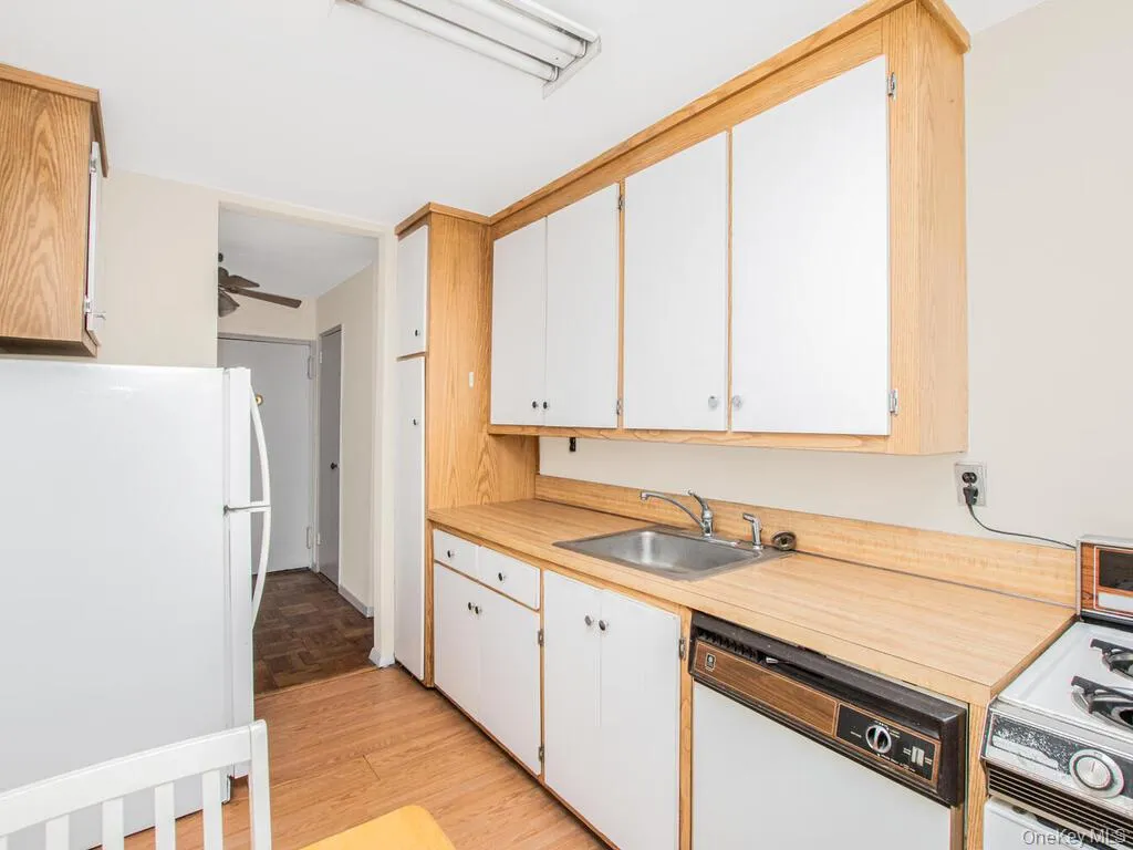 Kitchen with gas range Kitchen with gas range