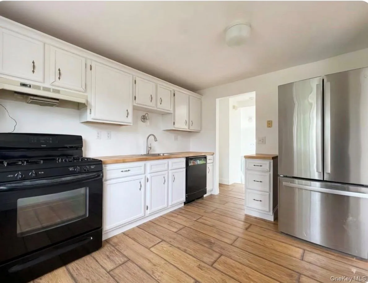 10 Victor Road, Beacon, NY, 5 Bedrooms Bedrooms, 12 Rooms Rooms,3 BathroomsBathrooms,Residential,For Rent,Victor,0,952959 10 Victor Road, Beacon, NY, 5 Bedrooms Bedrooms, 12 Rooms Rooms,3 BathroomsBathrooms,Residential,For Rent,Victor,0,952959