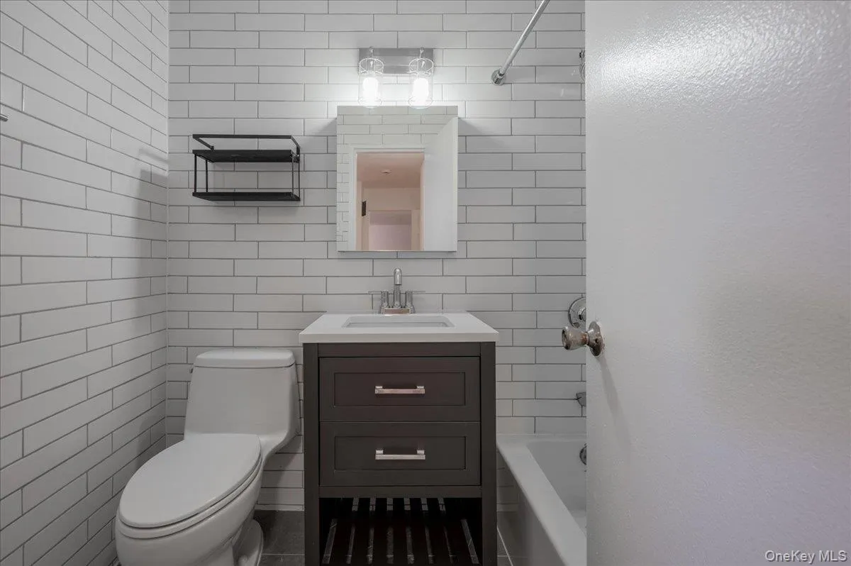 37-30 73rd St, New York, NY, 1 Bedroom Bedrooms, 3 Rooms Rooms,1 BathroomBathrooms,Residential Lease,Idx,73rd St,0,952988 37-30 73rd St, New York, NY, 1 Bedroom Bedrooms, 3 Rooms Rooms,1 BathroomBathrooms,Residential Lease,Idx,73rd St,0,952988