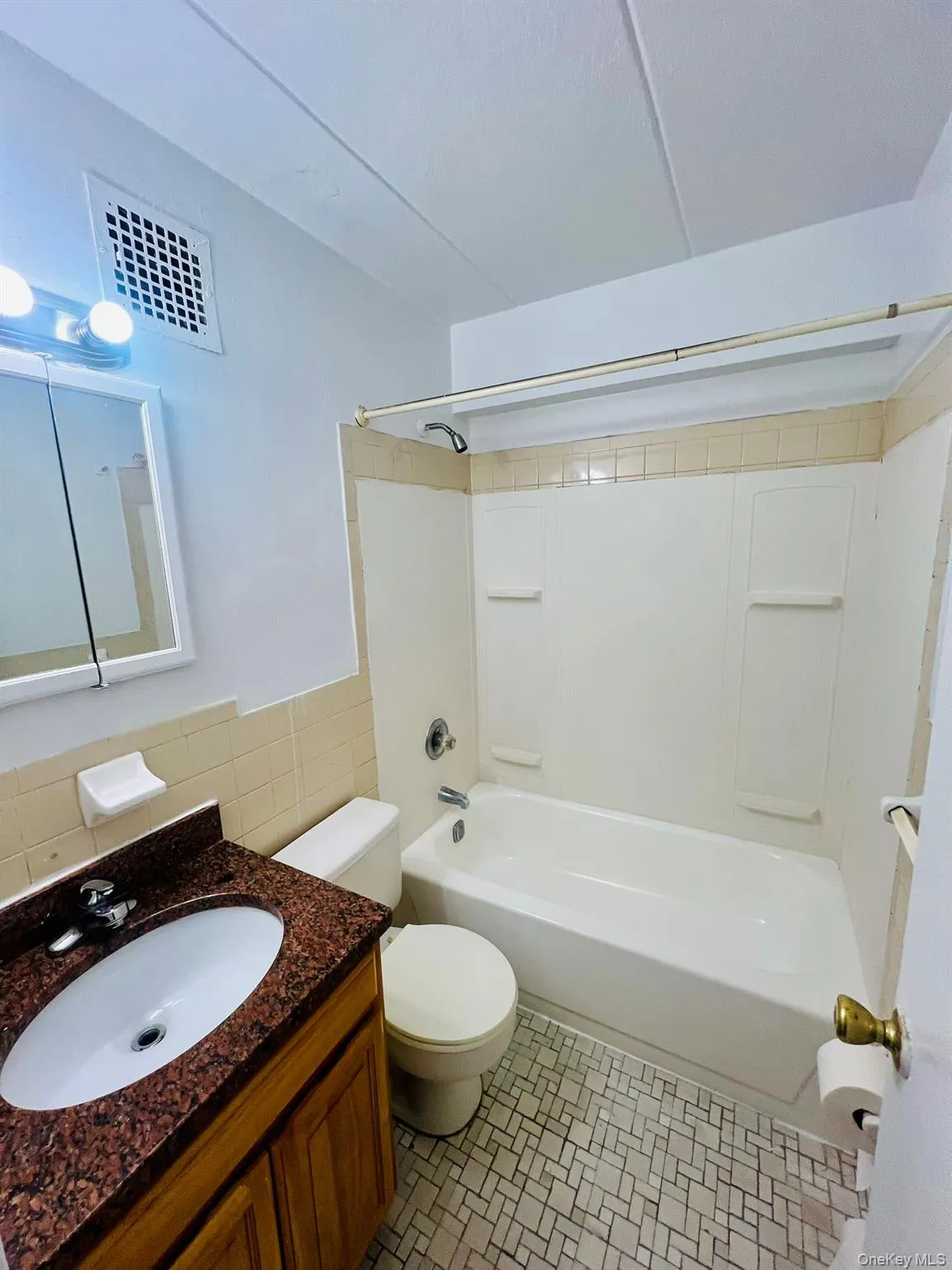 35-22 Union, New York, NY, 2 Bedrooms Bedrooms, 5 Rooms Rooms,1 BathroomBathrooms,Residential Lease,Idx,Union,0,952997 35-22 Union, New York, NY, 2 Bedrooms Bedrooms, 5 Rooms Rooms,1 BathroomBathrooms,Residential Lease,Idx,Union,0,952997