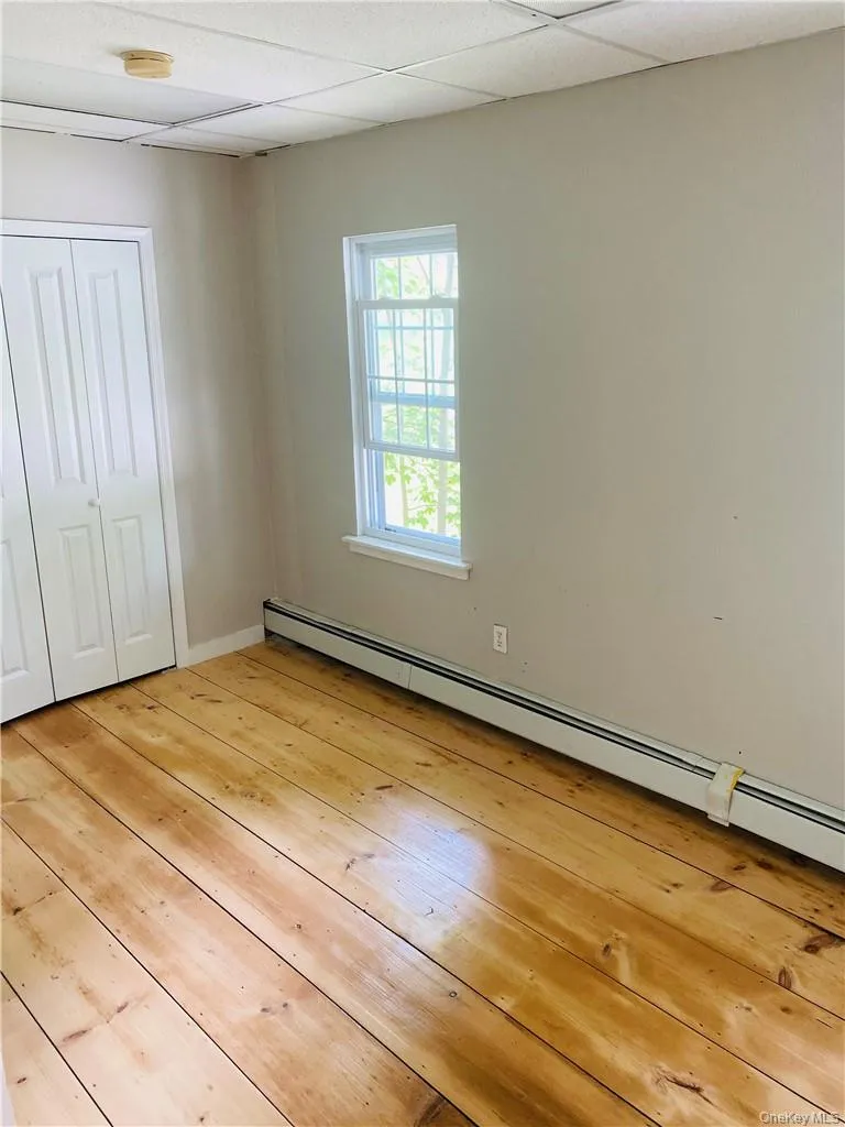 1396 Kings Highway, Chester Town, NY, 3 Bedrooms Bedrooms, 5 Rooms Rooms,1 BathroomBathrooms,Residential Lease,Idx,Kings,0,953001 1396 Kings Highway, Chester Town, NY, 3 Bedrooms Bedrooms, 5 Rooms Rooms,1 BathroomBathrooms,Residential Lease,Idx,Kings,0,953001