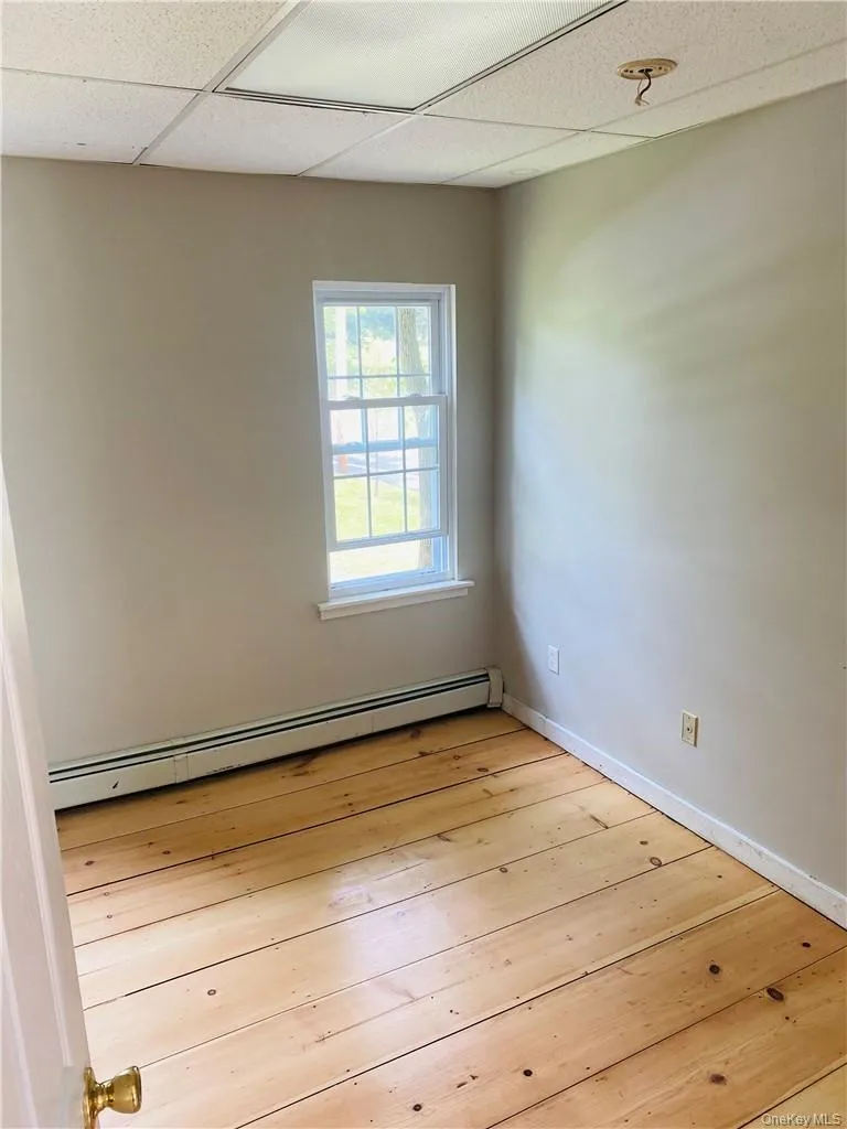 1396 Kings Highway, Chester Town, NY, 3 Bedrooms Bedrooms, 5 Rooms Rooms,1 BathroomBathrooms,Residential Lease,Idx,Kings,0,953001 1396 Kings Highway, Chester Town, NY, 3 Bedrooms Bedrooms, 5 Rooms Rooms,1 BathroomBathrooms,Residential Lease,Idx,Kings,0,953001